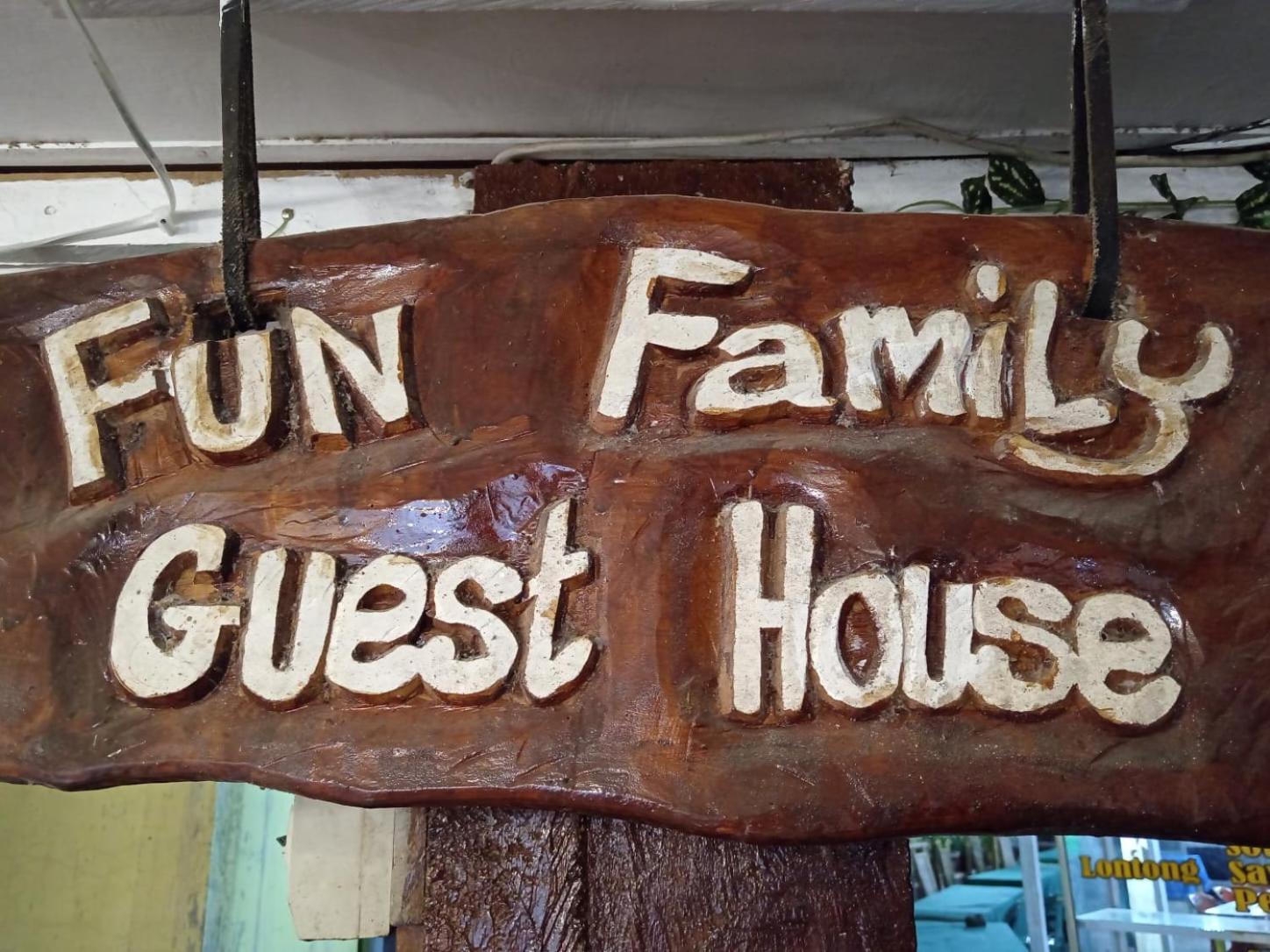 Fun Family Guest House N Jungle Tour Bukit Lawang Exteriér fotografie