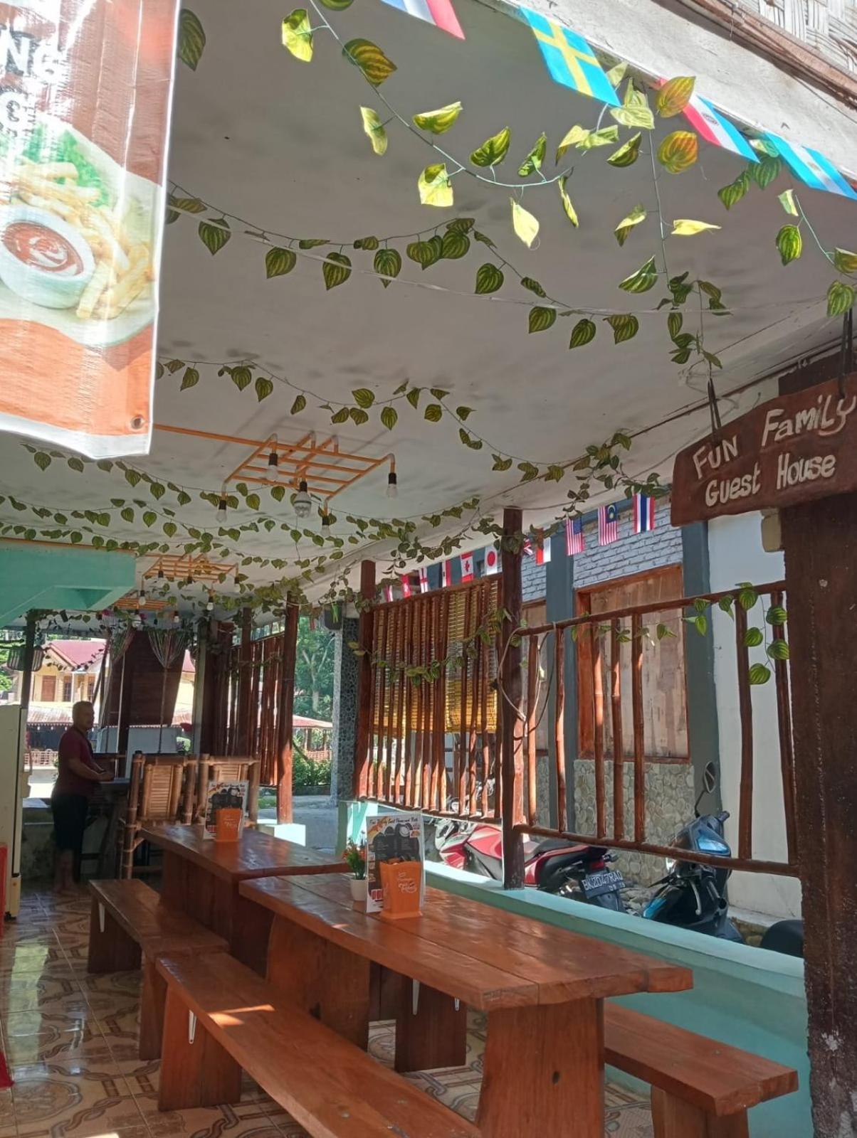Fun Family Guest House N Jungle Tour Bukit Lawang Exteriér fotografie