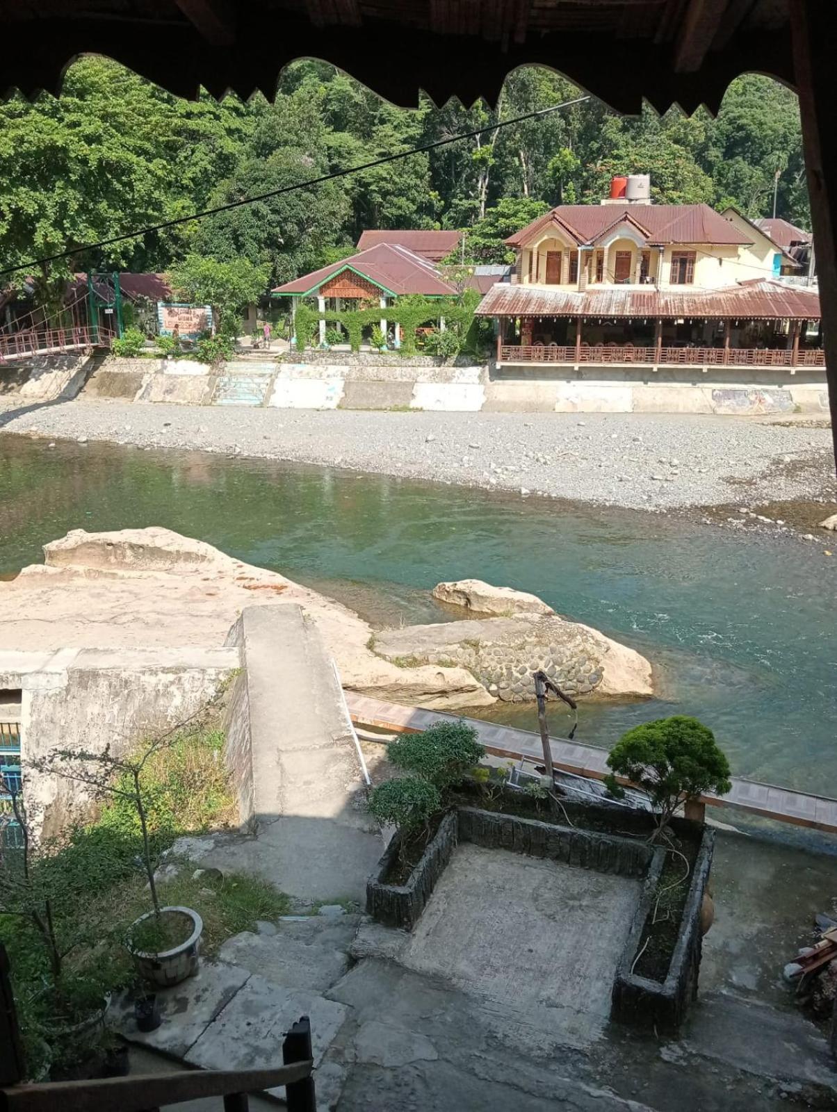 Fun Family Guest House N Jungle Tour Bukit Lawang Exteriér fotografie